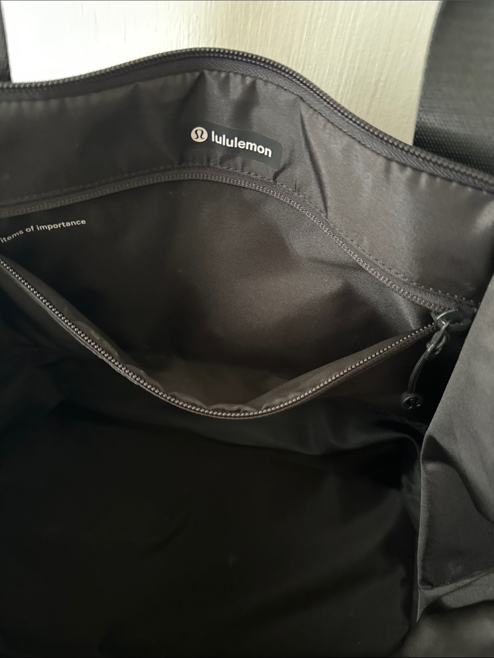 lululemon athletica Black Duffel Tote with Front Zip Pocket - Picture 5 of 8